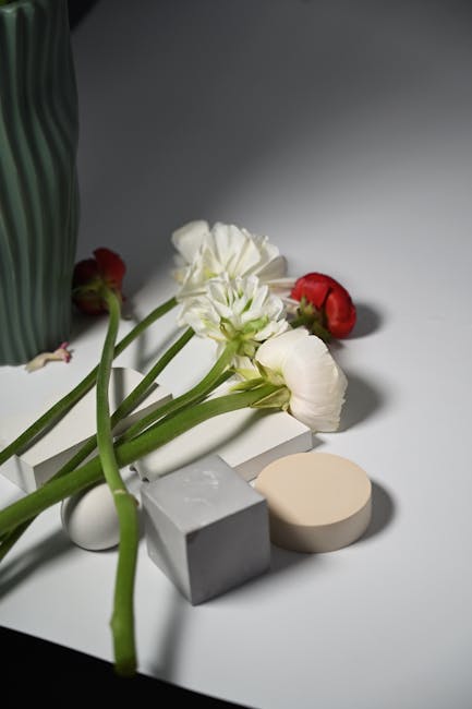 Balanced flower arrangement and geometric shapes